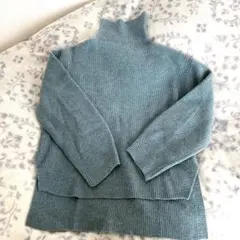 スローブイエナ　ウール100% ハイネックリブ編みセーター