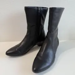 fitfit ショートブーツ 23.5 黒 レザー調 サイドジップ