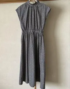 花柄ノースリーブロングワンピース