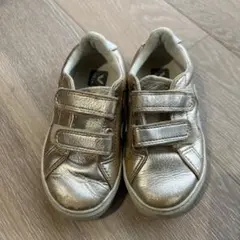 VEJA ゴールド スニーカーのサムネイル