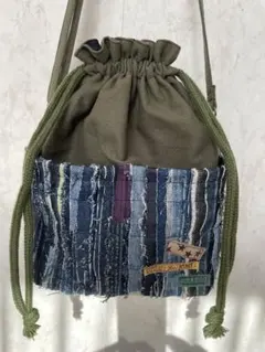 ジーンズリメイク・ハンドメイド 外ポケット付き巾着ショルダーバッグ