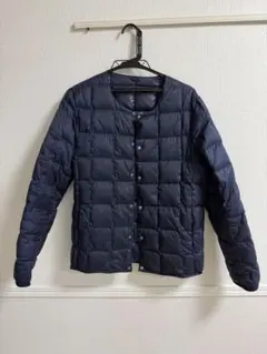 ネイビー ダウンジャケット