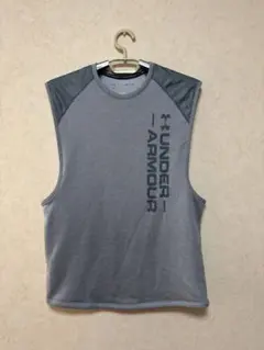 UNDER ARMOUR ノースリーブ トップス グレー