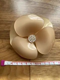 ALEXANDRE DE PARIS 花型ヘアクリップ ベージュ ベージュ