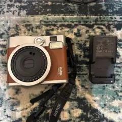 完動品　FUJIFILM チェキ instax mini 90 ブラウン