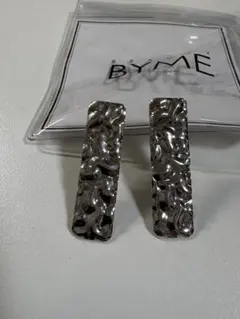 BYME BEAUTY 縦長　シルバーピアス　両耳