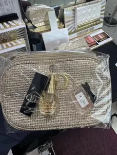 ディオール 2025 クリスマスオファー 新品 限定 ホリデー ポーチセット 楽天市場】Dior ディオール ビューティー＆ケア セット 2025