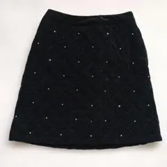 美品✨️　lowrys farm キルティング ミニスカート ブラック ビジューのサムネイル