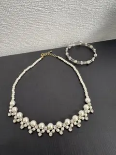 パールとクリスタルのネックレスとブレスレットセット