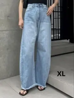 リエディ　裾フリンジバレルレッグデニムパンツ　ブルー　X-LARGEのサムネイル
