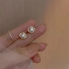 パール ゴールド フラワーデザイン ピアス