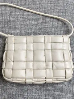 ZARA イントレチャート風 ショルダーバッグ ホワイト