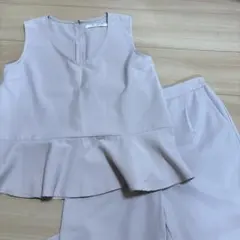 ピンクベージュ ペプラムセットアップ