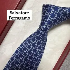 サルバトーレフェラガモ　ネクタイ　青紺　犬柄