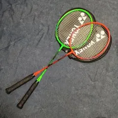 ヨネックス バドミントンラケット 2本セットのサムネイル