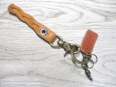 格安 新品 キーホルダー メンズ 本革 牛革 日本製 編み込みベルトループ CA