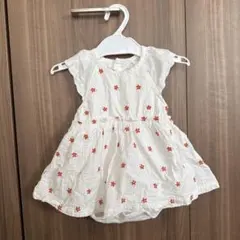 【お値下げ中】petit main プティマイン　刺繍花柄ロンパース 80