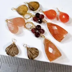 サービス品＊天然石の可愛いチャームアソートq64