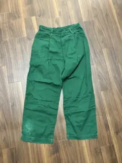緑色 ワークパンツ 後ろポケット付き