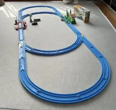 ☆プラレール☆メガネ型 分岐レールセット+いなかの駅+踏切+信号機+ミニカー