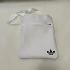 adidas ホワイト ポーチのサムネイル