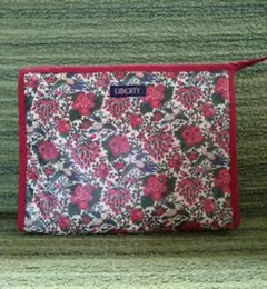 【値下げしました】リバティ　LIBERTY　ポーチのサムネイル