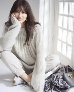 Mila Owen モヘアクルーネック求心編みニットプルオーバー　ホワイト