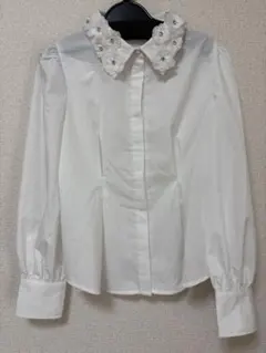 新品tocco closet 立体フラワーモチーフ襟付きウエストタックブラウス