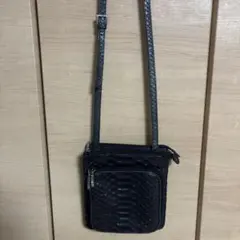 美品‼️】EMPORIO ARMANI クラッチバッグ ブラック 編み込み風 - メルカリ