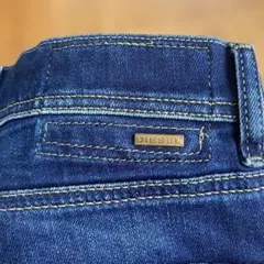 DIESEL ダークブルーストレートデニム