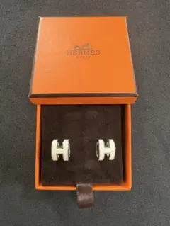 新品未使用】HERMES ホワイト×ゴールド ピアス ポップH - メルカリ