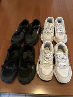 adidasスニーカー24.5