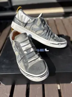 迷彩 スニーカー