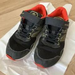 New Balance Hanzo V ブラック/レッド　21センチ