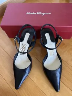 Salvatore Ferragamo パンプス