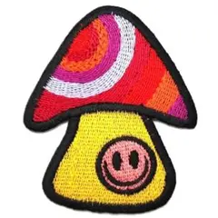 ワッペン きのこ スマイル にこちゃん かわいい アイロン アップリケ 送料無料