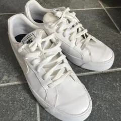 ‼️値下げ中‼️NIKE コートロイヤルＡＣ　(27.5cm)ホワイト