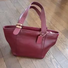 赤 ハンドバッグ