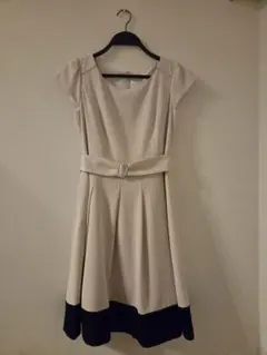 ️⭕️即購入可 Feroux ベージュ×黒 ワンピース ドレス お呼ばれ 入学式