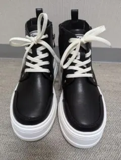黒 合成皮革 ハイカットスニーカー 厚底