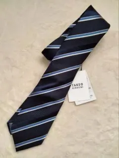 新品タグ付き　タケオキクチ ネクタイ ストライプ柄　ブルー系　シルク100%