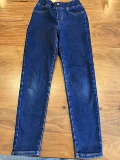 Item thumbnail for item 7b0a17d3-605f-487f-9ade-d71b5385fedb