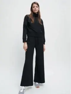 ZARA タートルネックトップス