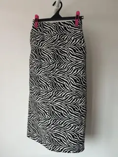 ゼブラ柄 タイトスカート スリット入り ロングスカートのサムネイル