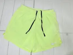 【新品未使用】NIKE ランニングショーツ メンズ ネオンイエロー 蛍光のサムネイル