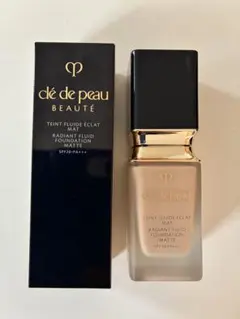 クレ・ド・ポー　ボーテ　タンフリュイドエクラ　マット オークル10 【ほぼ新品】