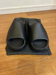 2025年最新】Yeezyslideの人気アイテム - メルカリ