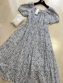 UNIQLO ユニクロ　ボリュームスリーブワンピース　半袖　ブルー花柄　M