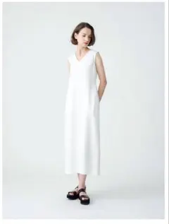 ebure ホワイト ノースリーブ ロングワンピースのサムネイル