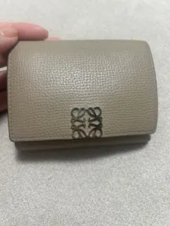 ロエベ　LOEWE　三つ折り財布　ミニ財布　アナグラム